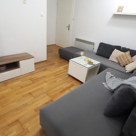 Apartment With Garden In بارباريغا المظهر الخارجي الصورة