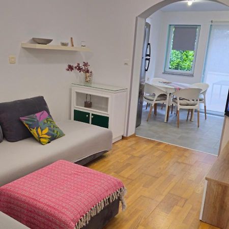 Apartment With Garden In بارباريغا المظهر الخارجي الصورة